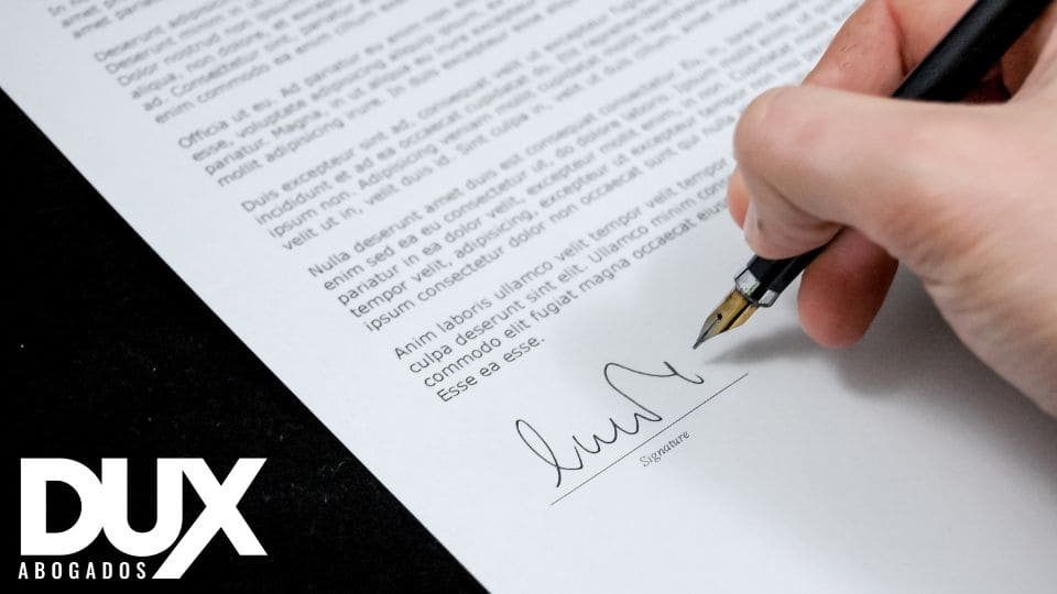 ¿Quieres saber cómo funciona la aceptación de herencia en derecho español? En este artículo te lo explicamos. ¿Necesitas ayuda? Contáctanos.