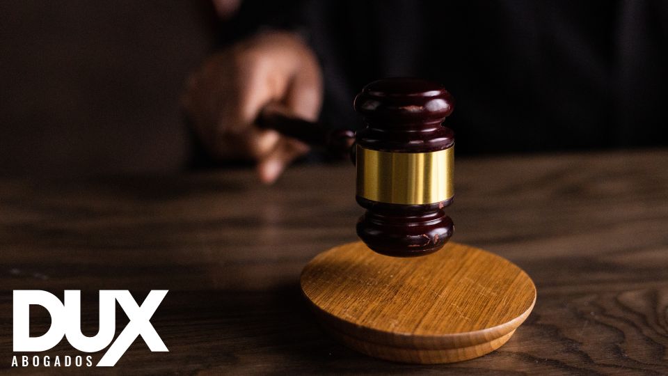 ¿Quieres saber todo lo que necesitas conocer acerca del delito por presentar testigos falsos? En este artículo te lo contamos en detalle.