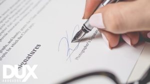¿Te han acusado por delito de falsedad de documento privado en Valencia? En este artículo te explicamos qué hacer. Abogados Especializados.