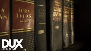 ¿Quieres saber cómo es la responsabilidad del procurador? En este artículo te lo explicamos en detalle. Abogados Especializados.