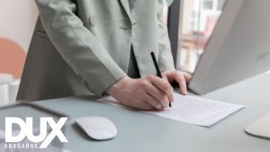 ¿Quieres saber todo acerca del contrato de permuta? Aquí te hemos preparado una guía completa acerca de ello. Abogados Especializados.