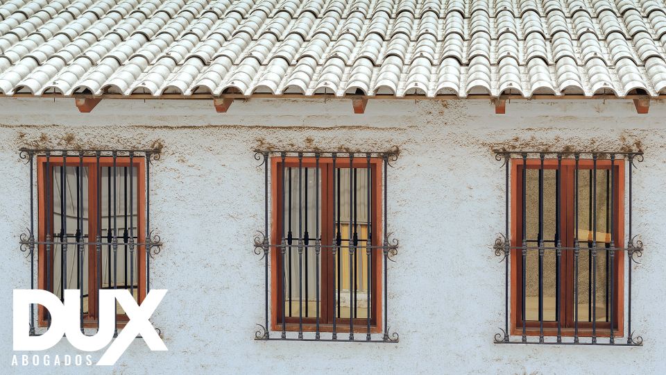 ¿Quieres saber todo lo que has de conocer acerca de la posesión de un bien inmueble en España? En este artículo te lo contamos en detalle.