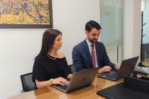 Abogados de derecho civil y mercantil trabajando en Palma de Mallorca.