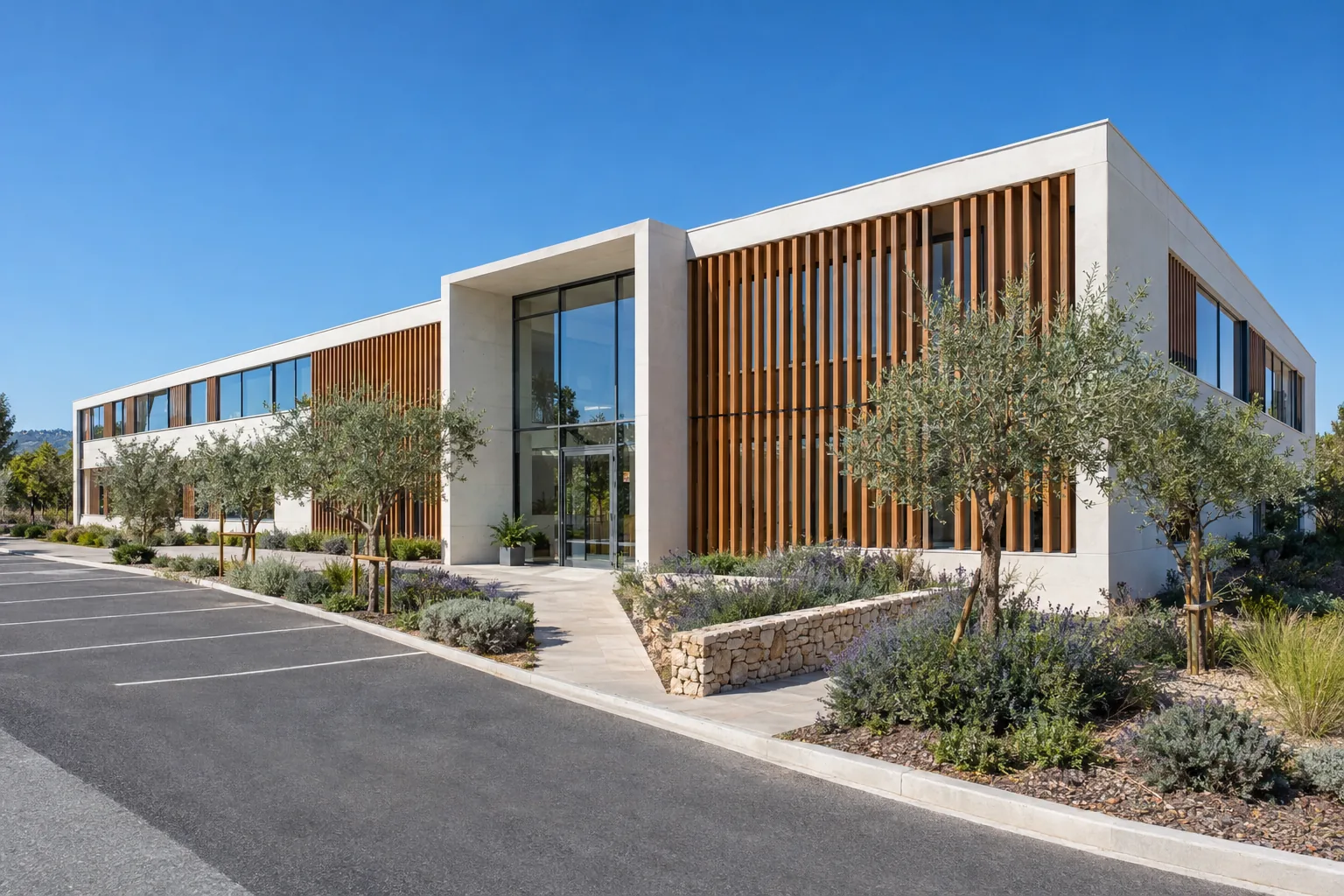 Edificio de oficinas moderno en el polígono de Son Rossinyol, en Palma: cuándo necesitas un abogado mercantil en Mallorca